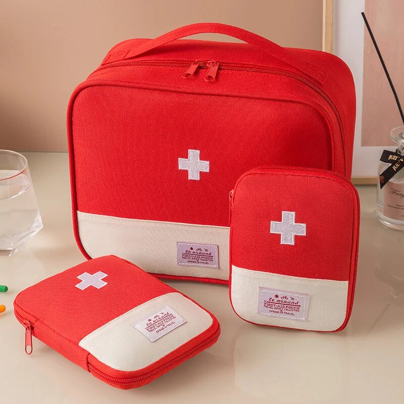 Portable Emergency First Aid K - First Aid Bag Kit のレビューと価格